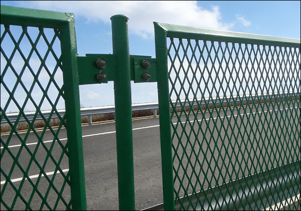 Highway Expanded Metal Fence System