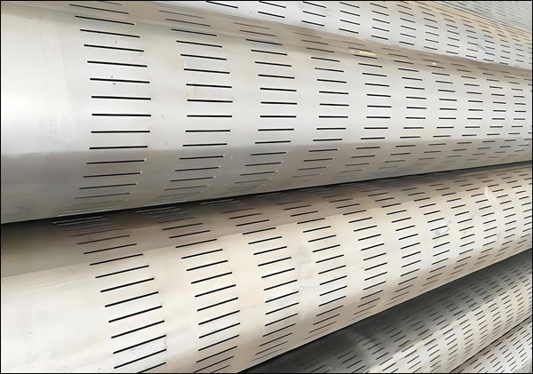 Multiple Staggered Slot Pattern Slotted Liner for Oil & Gas Wells 